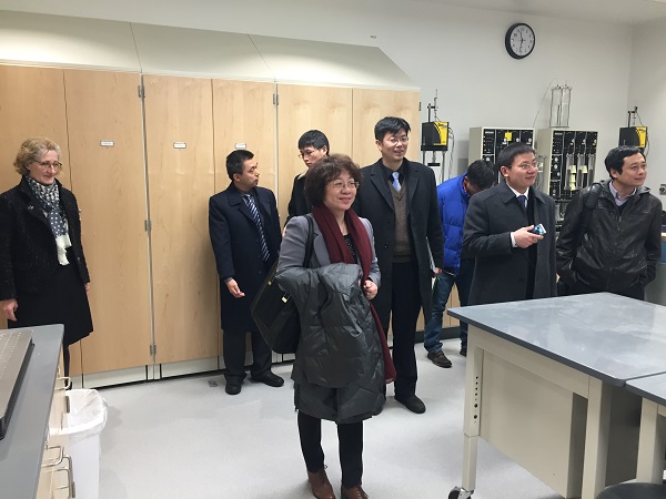 乔治梅森大学实验室参观.JPG